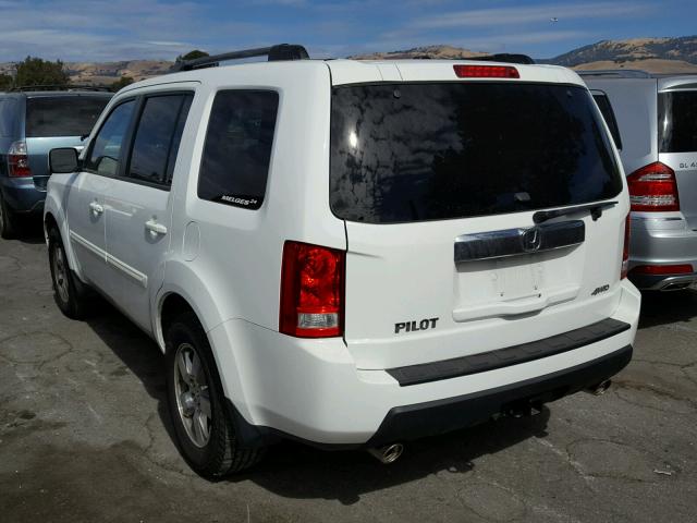 5FNYF4H72BB059419 - 2011 HONDA PILOT EXLN WHITE photo 3