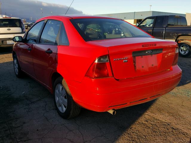 1FAHP34N97W207229 - 2007 FORD FOCUS ZX4 RED photo 3