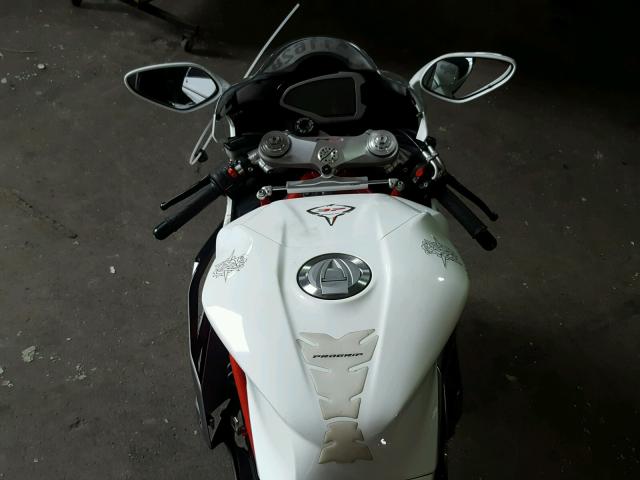 ZCGGCFTW4CV002712 - 2012 M. V. AGUSTA MV AGUSTA/ WHITE photo 5