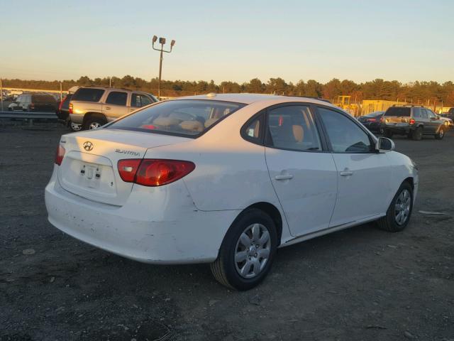 KMHDU46D88U352315 - 2008 HYUNDAI ELANTRA GL WHITE photo 4