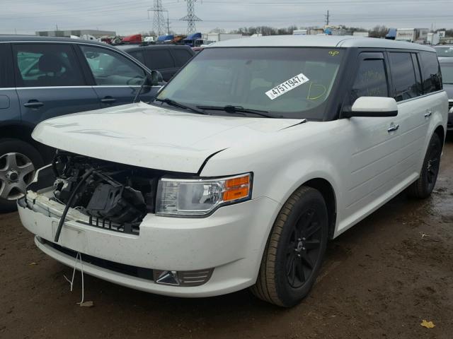 2FMHK6CC2ABA85490 - 2010 FORD FLEX SEL WHITE photo 2