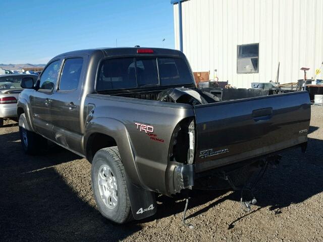 3TMLU4EN7AM040118 - 2010 TOYOTA TACOMA DOU GRAY photo 3