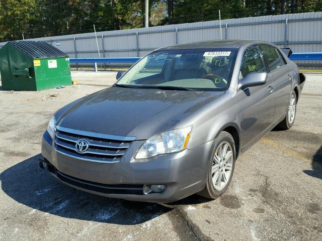 4T1BK36B47U184886 - 2007 TOYOTA AVALON XL GOLD photo 2