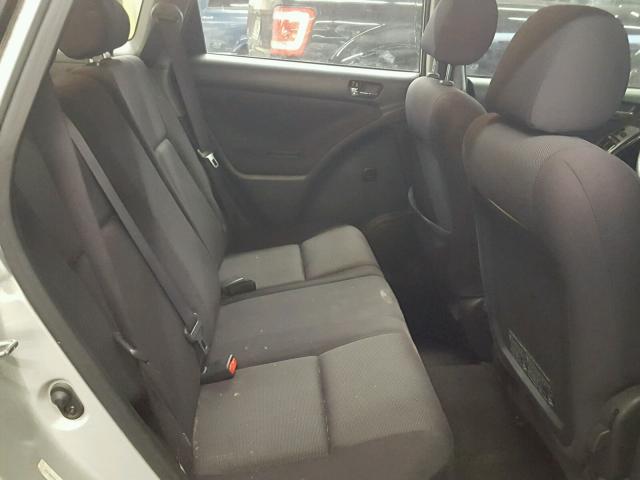 2T1KR32E13C069038 - 2003 TOYOTA MATRIX 银色 照片 6