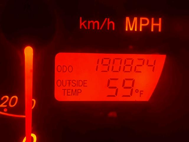 2T1KR32E13C069038 - 2003 TOYOTA MATRIX 银色 照片 8