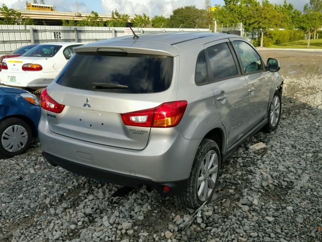 4A4AP3AU2FE047554 - 2015 MITSUBISHI OUTLANDER SILVER photo 4