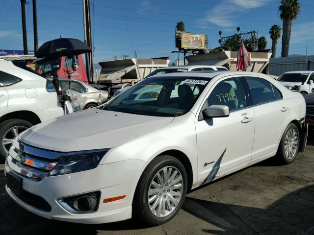 3FADP0L36AR276354 - 2010 FORD FUSION HYB WHITE photo 2