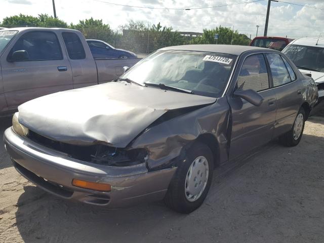 4T1BG12K4TU804691 - 1996 TOYOTA CAMRY DX SILVER photo 2