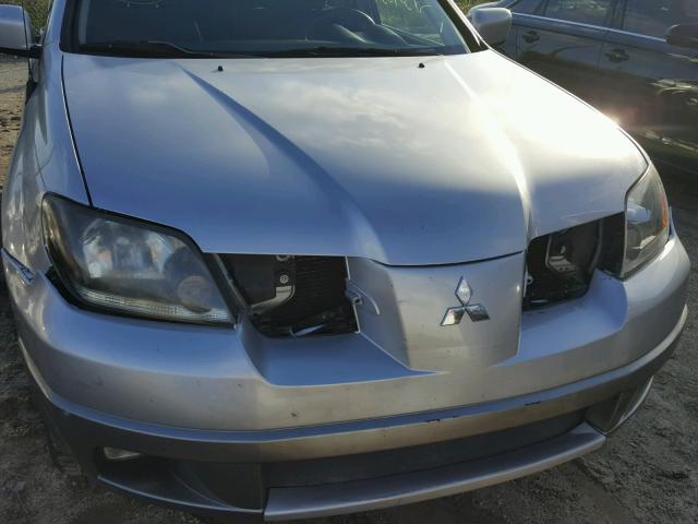 JA4LX41F84U030892 - 2004 MITSUBISHI OUTLANDER SILVER photo 8