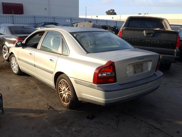 YV1TS90D011160917 - 2001 VOLVO S80 T6 SILVER photo 3