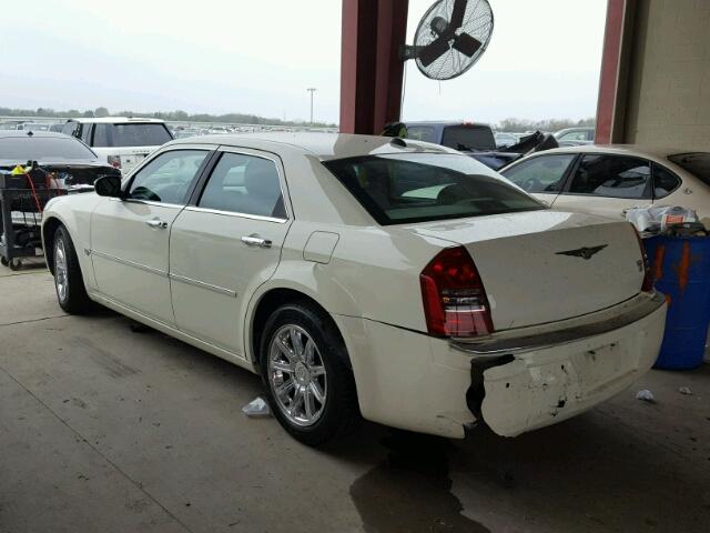 2C3AA63H05H132625 - 2005 CHRYSLER 300C WHITE photo 3