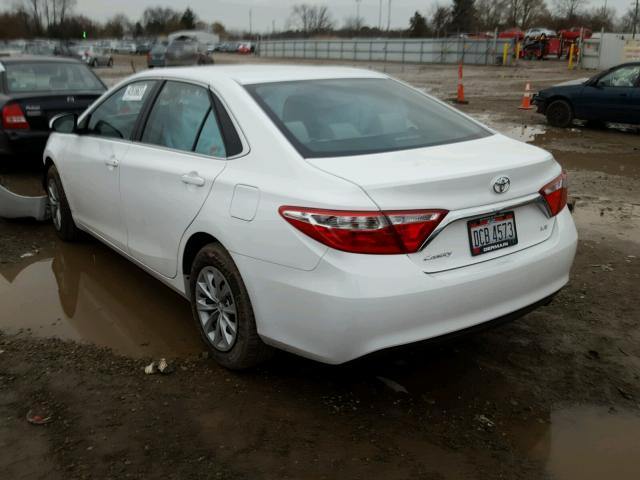 4T1BF1FK3HU406456 - 2017 TOYOTA CAMRY LE თეთრი ფოტო 3