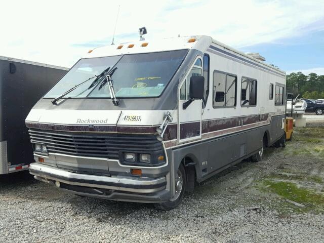 17N530129KW015519 - 1989 ROCK MOTORHOME TWO TONE photo 2