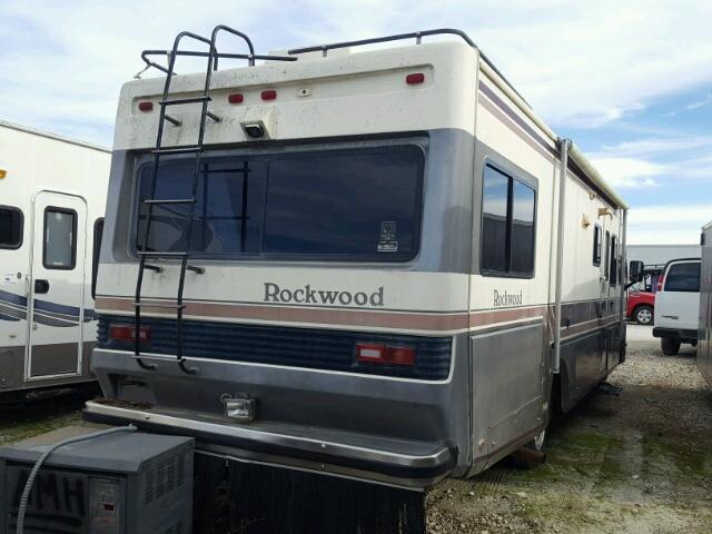 17N530129KW015519 - 1989 ROCK MOTORHOME TWO TONE photo 4