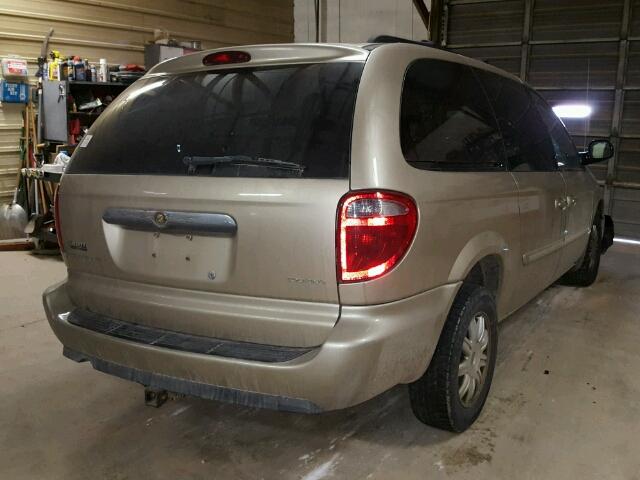 2A4GP54LX6R845779 - 2006 CHRYSLER TOWN & COU GOLD photo 4