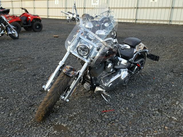 1HD1TD911EB960792 - 2014 HARLEY-DAVIDSON FXSBSE CVO SILVER photo 2