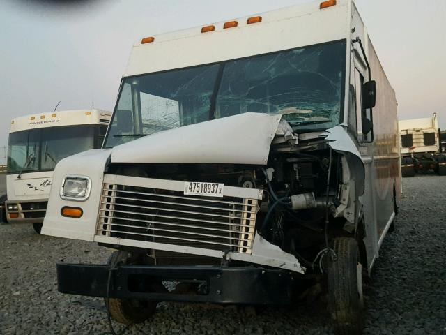 5B4LFG2E5B3446200 - 2011 WORKHORSE CUSTOM CHASSIS COMMERCIAL WHITE photo 2