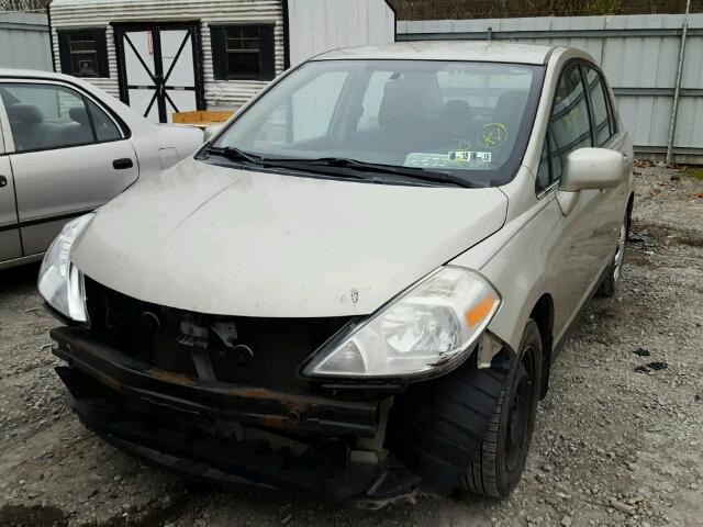 3N1BC11E78L400879 - 2008 NISSAN VERSA S SILVER photo 2