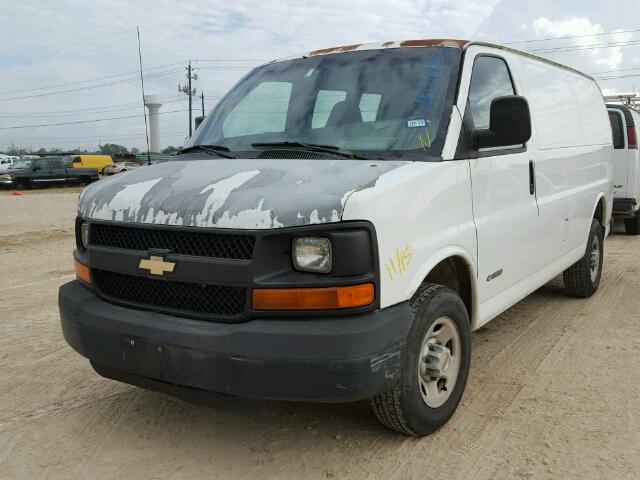 1GCGG25U131106831 - 2003 CHEVROLET EXPRESS G2 WHITE photo 2