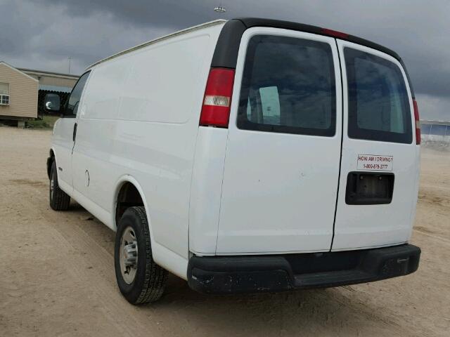 1GCGG25U131106831 - 2003 CHEVROLET EXPRESS G2 WHITE photo 3