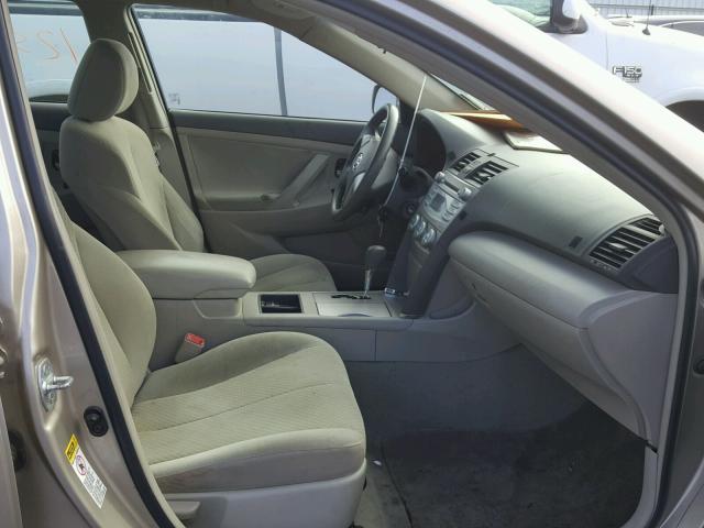 4T1BE46K29U840339 - 2009 TOYOTA CAMRY BASE GOLD photo 5