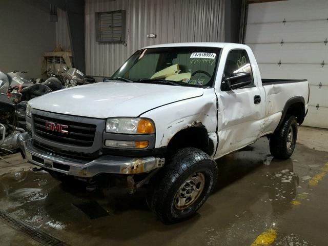 1GTHK24U13E313734 - 2003 GMC SIERRA K25 WHITE photo 2