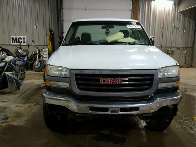 1GTHK24U13E313734 - 2003 GMC SIERRA K25 WHITE photo 9