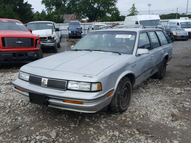 2G3AJ81W6J2384899 - 1988 OLDSMOBILE CUTLASS CI SILVER photo 2