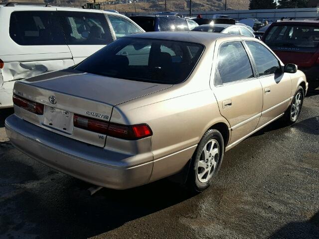 JT2BF28K7X0200384 - 1999 TOYOTA CAMRY LE ოქროსფერი ფოტო 4