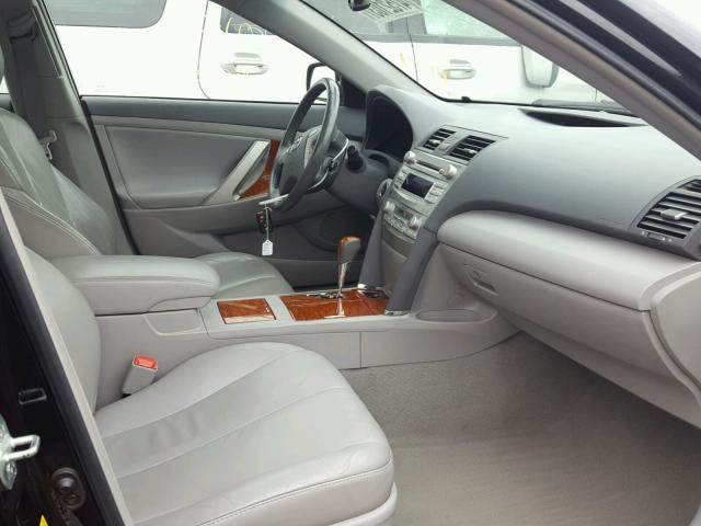 4T4BF3EK1BR092980 - 2011 TOYOTA CAMRY BASE BLACK photo 5