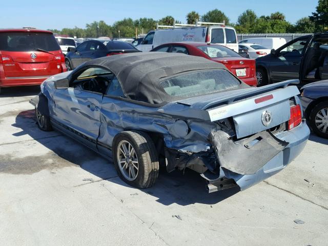 1ZVFT84N755256665 - 2005 FORD MUSTANG BLUE photo 3
