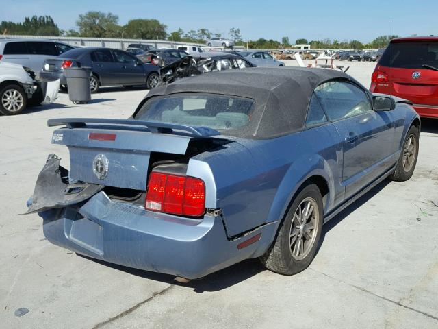 1ZVFT84N755256665 - 2005 FORD MUSTANG BLUE photo 4