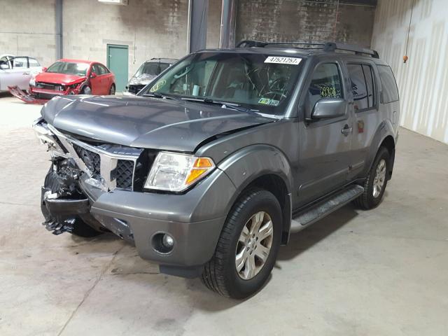 5N1AR18W75C737304 - 2005 NISSAN PATHFINDER GRAY photo 2