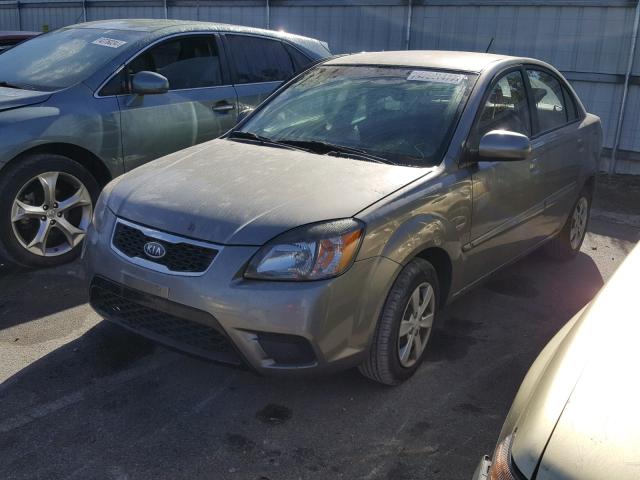 KNADH4A37B6930856 - 2011 KIA RIO BASE GRAY photo 2