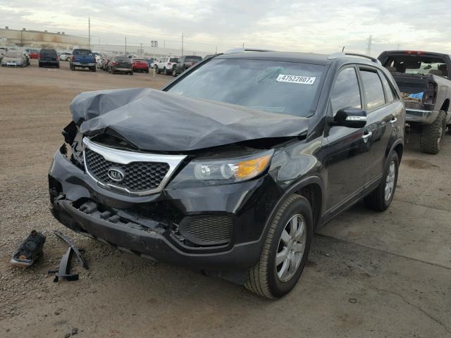 5XYKT4A26CG281629 - 2012 KIA SORENTO BA BLACK photo 2