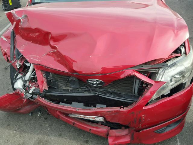 4T1BF3EK1BU613982 - 2011 TOYOTA CAMRY BASE RED photo 7