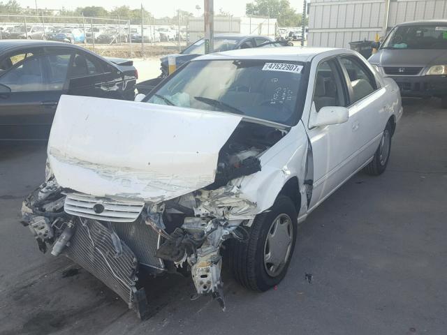 4T1BG22K9XU605373 - 1999 TOYOTA CAMRY CE WHITE photo 2