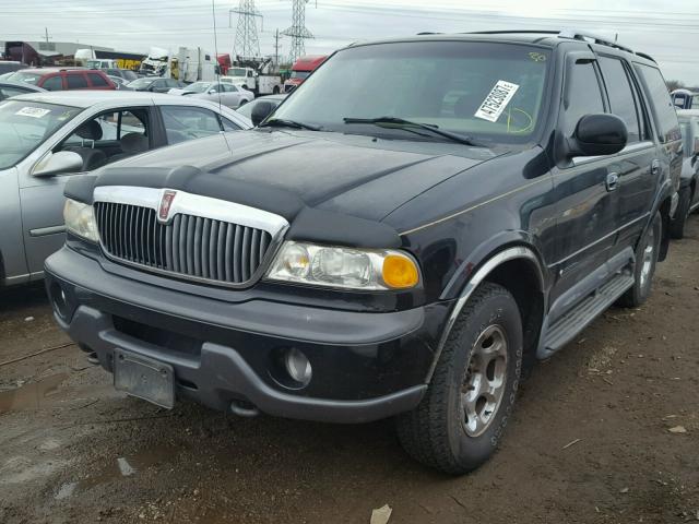 5LMPU28L8WLJ19038 - 1998 LINCOLN NAVIGATOR BLACK photo 2