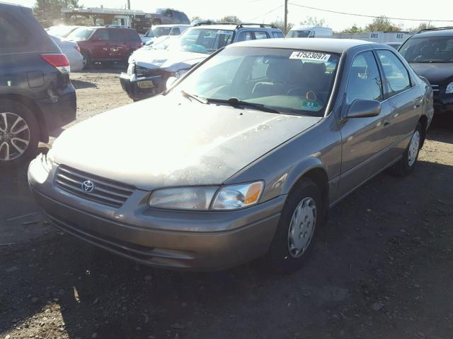 JT2BG22K9X0275545 - 1999 TOYOTA CAMRY LE 棕色 照片 2