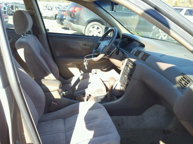 JT2BG22K9X0275545 - 1999 TOYOTA CAMRY LE 棕色 照片 5
