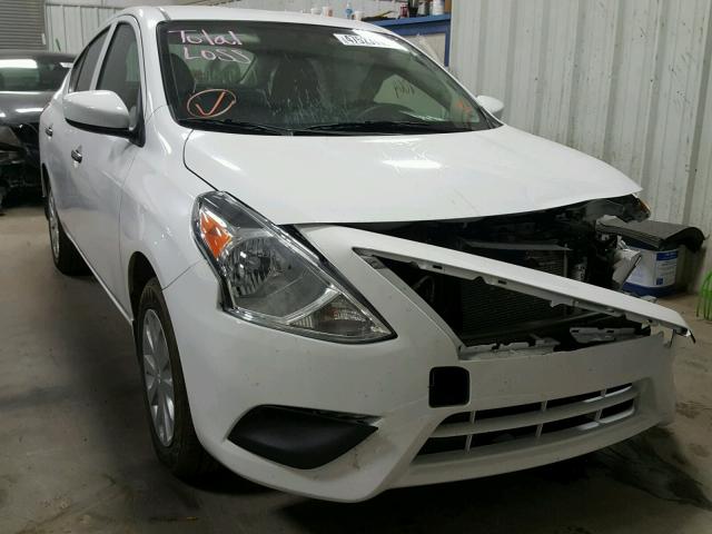 3N1CN7AP1HL905366 - 2017 NISSAN VERSA S WHITE photo 1