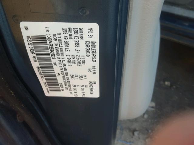 1C4GP45R35B420033 - 2005 CHRYSLER TOWN & COU GREEN photo 10