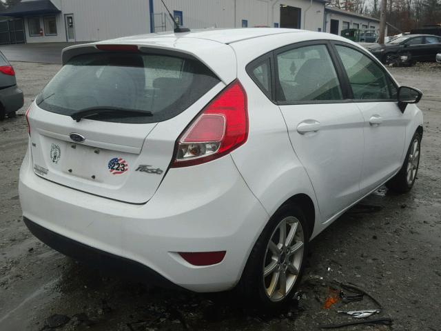 3FADP4EJ0FM196801 - 2015 FORD FIESTA SE WHITE photo 4