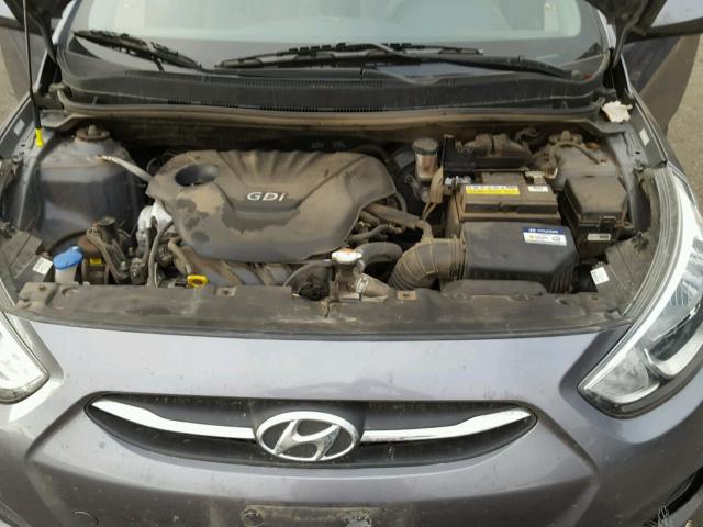 KMHCT4AE6GU085026 - 2016 HYUNDAI ACCENT SE GRAY photo 7