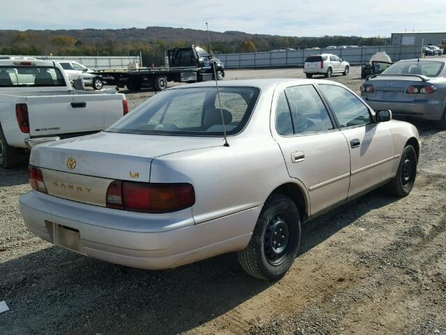 4T1BG12KXTU694679 - 1996 TOYOTA CAMRY DX GOLD photo 4