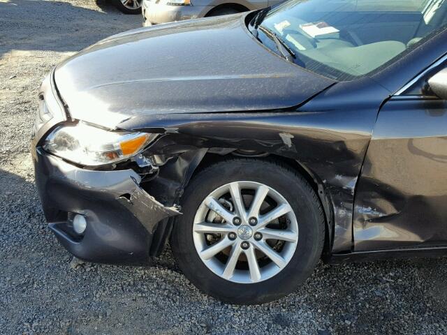 4T4BF3EK6BR180942 - 2011 TOYOTA CAMRY BASE GRAY photo 9