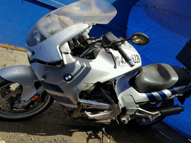 WB10554A6YZA52998 - 2000 BMW K1200 RS SILVER photo 2