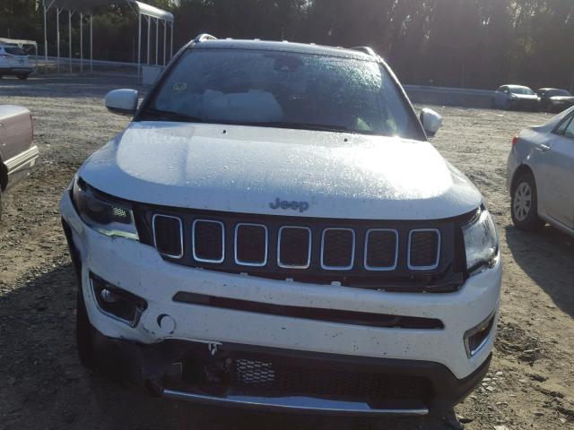 3C4NJCCBXJT376033 - 2018 JEEP COMPASS LI WHITE photo 9