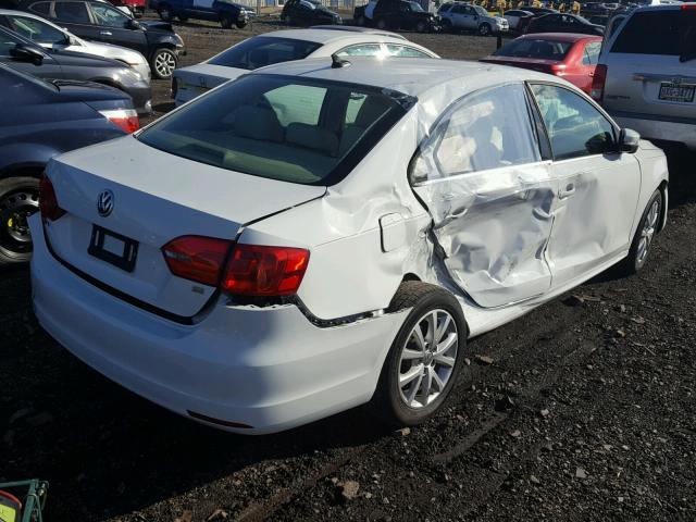 3VWD17AJ8EM293856 - 2014 VOLKSWAGEN JETTA SE WHITE photo 4