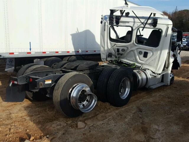 1FUJGBDV8GLGS7907 - 2016 FREIGHTLINER CASCADIA 1 WHITE photo 4